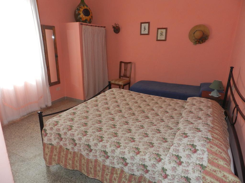 Il Casale Bed & Breakfast Poggibonsi Cameră foto